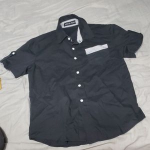 Short sleeve button up
